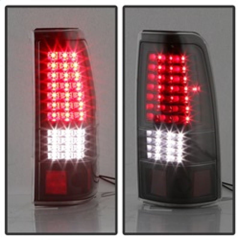 SPYDER xTune 03-06 Chevrolet Silverado 1500 LED Tail Lights - Black (ALT-JH-CSIL03-LED-BK) 9037634 9037634 Photo - Unmounted