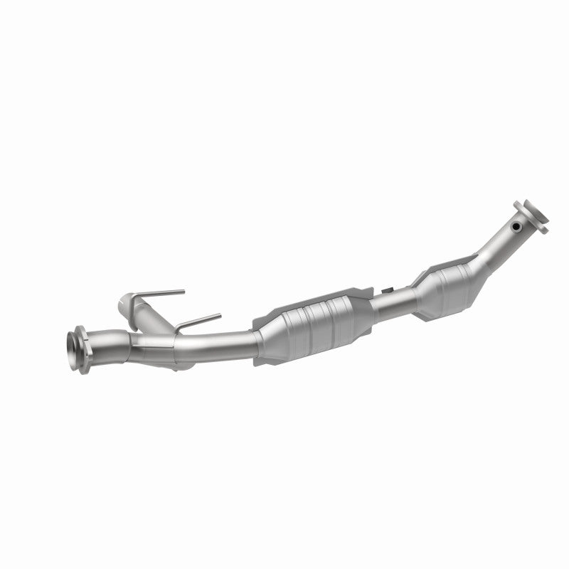 MagnaFlow Ford Expedition OEM Grade Federal / EPA Compliant Direct-Fit Catalytic Converter 49607 360 Degree Image Set
