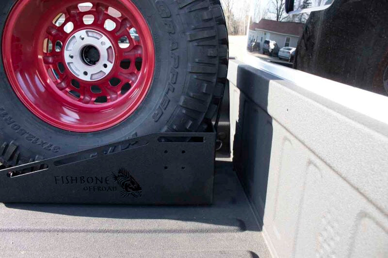 Fishbone Offroad Bed Mounted Spare Tire Mount FB21301 FB21301 Photo - lifestyle view