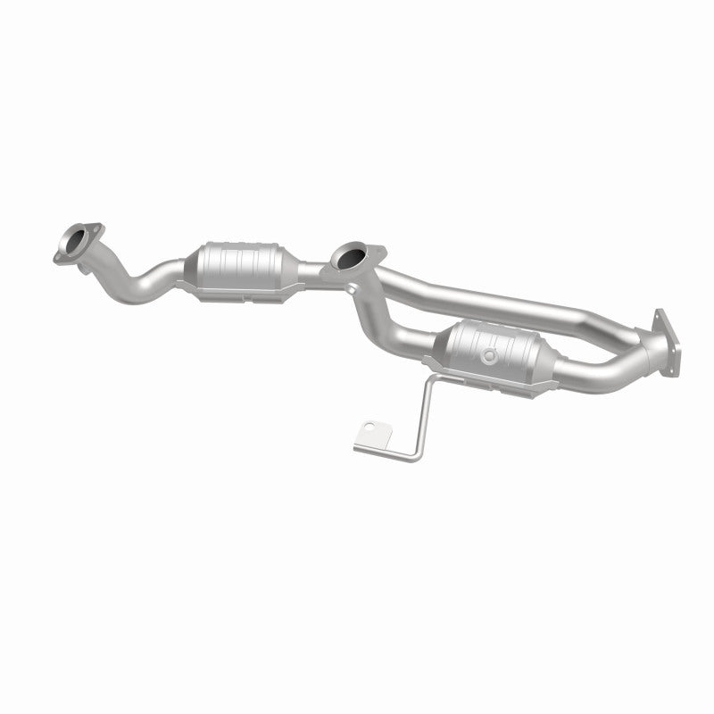 MagnaFlow Ford Windstar OEM Grade Federal / EPA Compliant Direct-Fit Catalytic Converter 49624 360 Degree Image Set