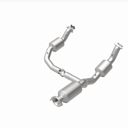 Magnaflow 2021 Chevrolet Express 2500 4.3L Underbody Direct-Fit Catalytic Converter 280429 280429 360 Degree Image Set