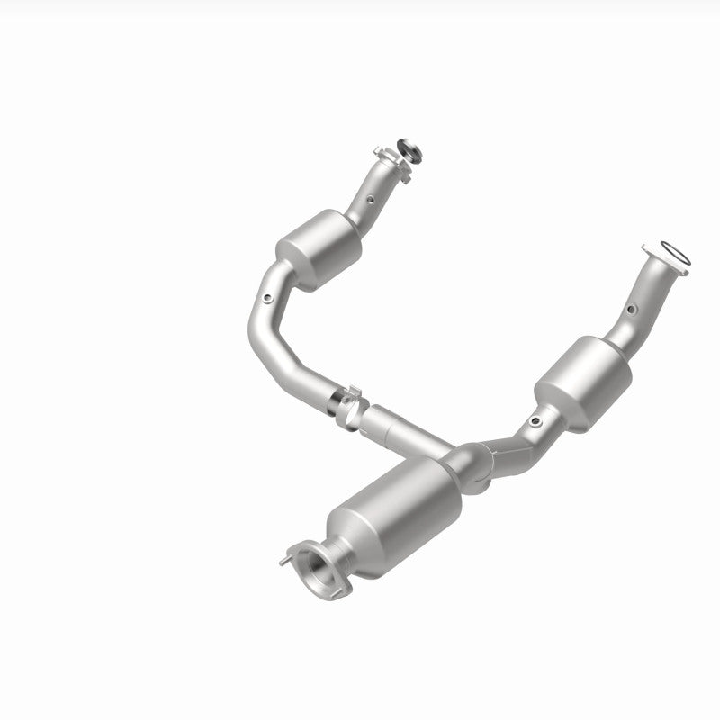 Magnaflow 2021 Chevrolet Express 2500 4.3L Underbody Direct-Fit Catalytic Converter 280429 280429 360 Degree Image Set