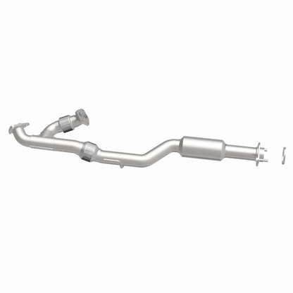MagnaFlow OEM Grade Federal / EPA Compliant Direct-Fit Catalytic Converter 52699 360 Degree Image Set