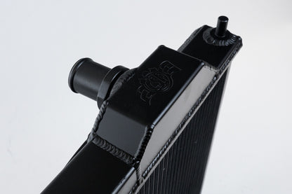 CSF 96-07 Mitsubishi Evo 4/5/6/7/8/9 Full-Slim Radiator w/12in Fan & Shroud/-16AN - Black 7075B 7075B Photo - Close Up