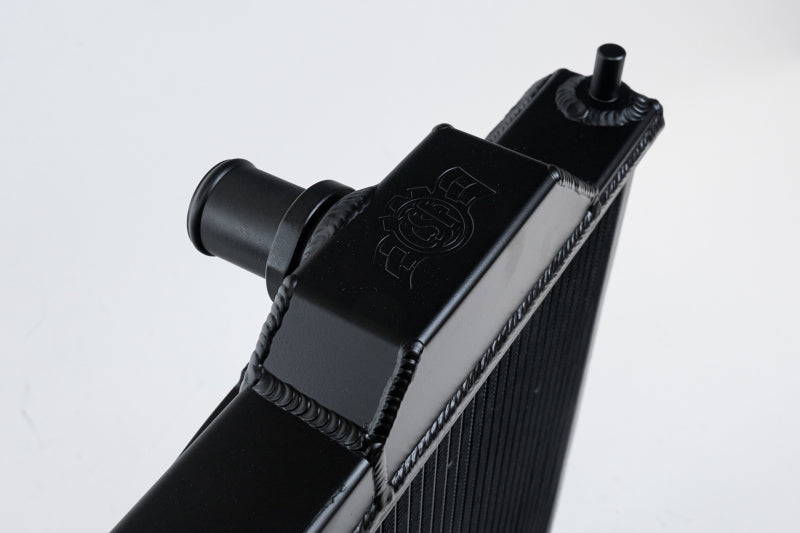CSF 96-07 Mitsubishi Evo 4/5/6/7/8/9 Full-Slim Radiator w/12in Fan & Shroud/-16AN - Black 7075B 7075B Photo - Close Up