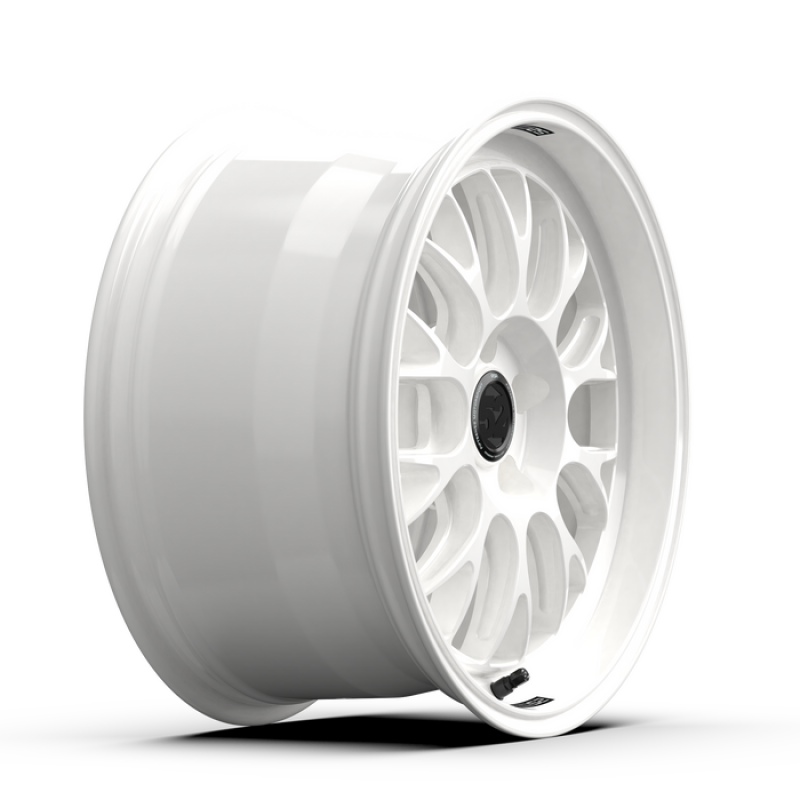 fifteen52 Holeshot RSR 18x9.5 5x114.3 38mm ET 73.1mm Center Bore Rally White RSHRW-89554+38 RSHRW-89554+38 User 1