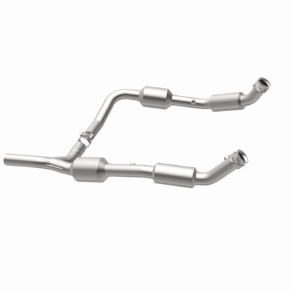 MagnaFlow Ford California Grade CARB Compliant Direct-Fit Catalytic Converter 5582640 360 Degree Image Set