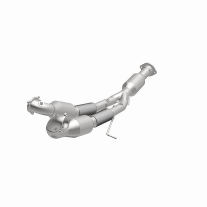 MagnaFlow Volvo S80 OEM Grade Federal / EPA Compliant Direct-Fit Catalytic Converter 52160 360 Degree Image Set