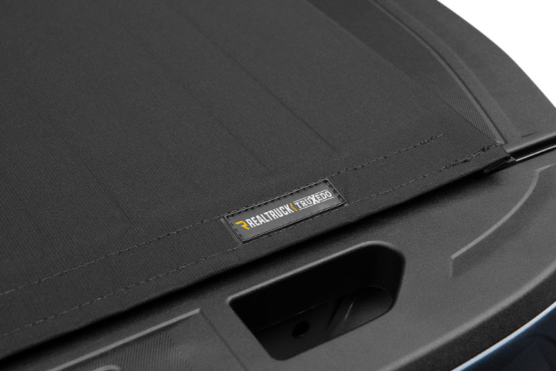 Truxedo 2020 GMC Sierra & Chevrolet Silverado 2500HD & 3500HD 6ft 9in Sentry CT Bed Cover 1573316 1573316 Photo - Mounted