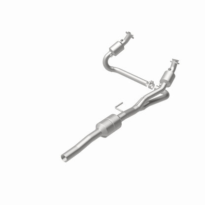 MagnaFlow Dodge Durango OEM Grade Federal / EPA Compliant Direct-Fit Catalytic Converter 51348 360 Degree Image Set
