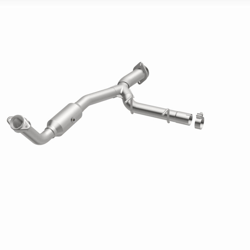 Magnaflow 05-06 Ford Expedition 5.4L Direct Fit Converter 4651411 4651411 360 Degree Image Set