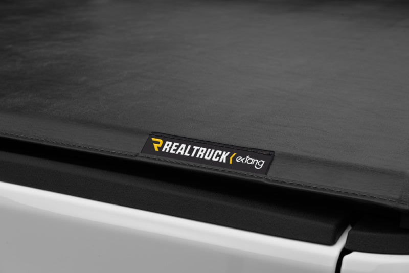 Extang 2020 Jeep Gladiator (JT) (w/wo Rail System) Trifecta 2.0 92895 92895 Photo - Mounted