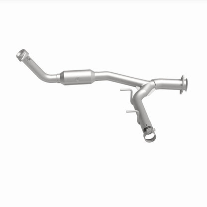Magnaflow 05-06 Ford Expedition 5.4L Direct Fit Converter 4651411 4651411 360 Degree Image Set