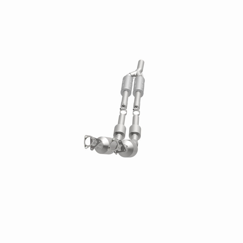 MagnaFlow Volkswagen Passat California Grade CARB Compliant Direct-Fit Catalytic Converter 551838 360 Degree Image Set