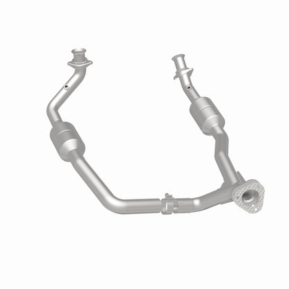 Magnaflow 2003 Ford E-350 Super Duty 5.4L Direct Fit Converter 4583378 4583378 360 Degree Image Set