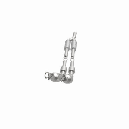MagnaFlow Volkswagen Passat OEM Grade Federal / EPA Compliant Direct-Fit Catalytic Converter 52938 360 Degree Image Set