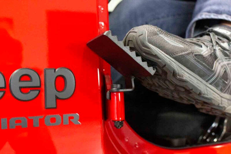 Fishbone Offroad 2018+ Jeep Wrangler JL / 2020+ Gladiator JT Foot Peg Set - Black FB21082 FB21082 Photo - lifestyle view