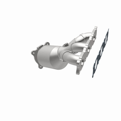MagnaFlow Land Rover LR2 OEM Grade Federal / EPA Compliant Manifold Catalytic Converter 52167 360 Degree Image Set
