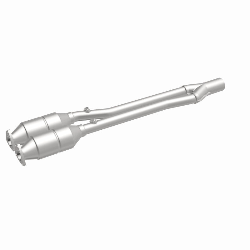 MagnaFlow HM Grade Federal / EPA Compliant Direct-Fit Catalytic Converter 24157 360 Degree Image Set