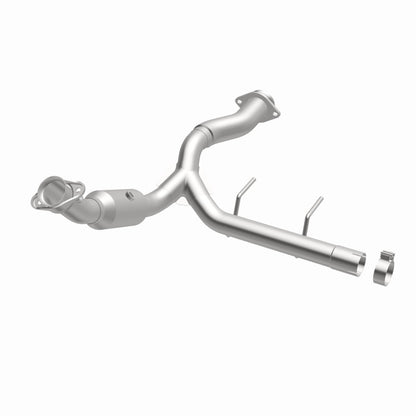 MagnaFlow Ford F-150 OEM Grade Federal / EPA Compliant Direct-Fit Catalytic Converter 21-470 360 Degree Image Set