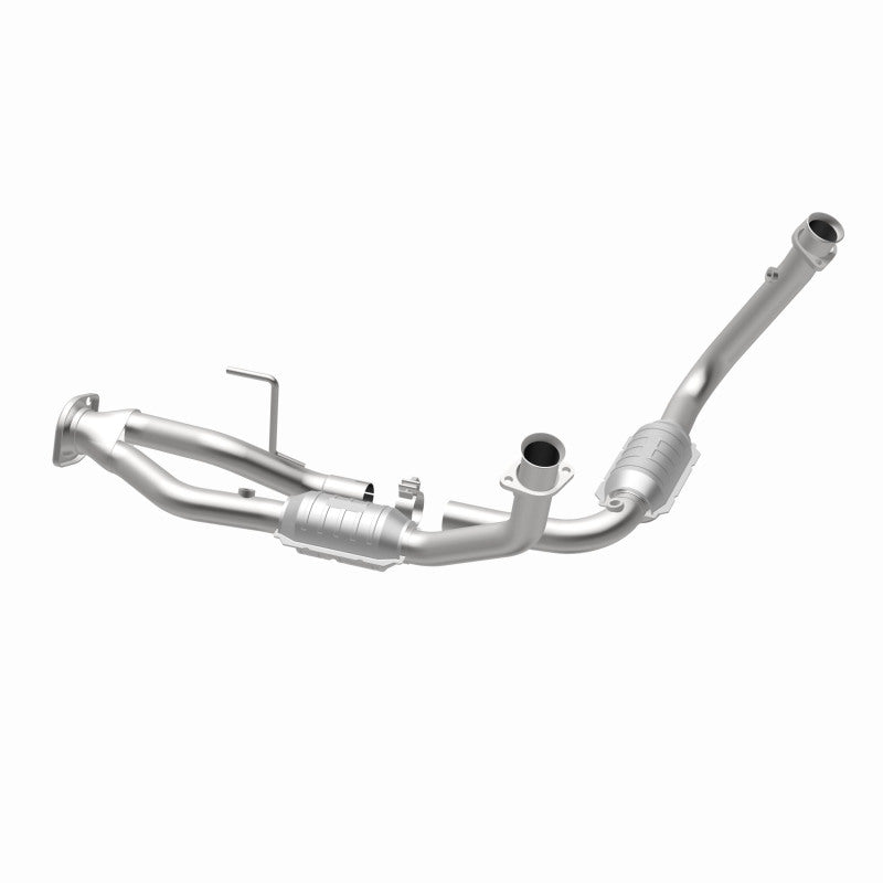 MagnaFlow Jeep OEM Grade Federal / EPA Compliant Direct-Fit Catalytic Converter 49687 360 Degree Image Set