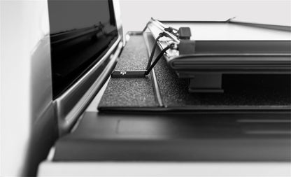 Access LOMAX Stance Hard Cover 99-06 Chevy/GMC Full Size 1500 6ft 6in Box G3020069 G3020069 Photo - Mounted