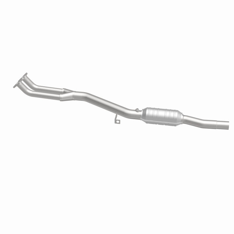 MagnaFlow BMW Standard Grade Federal / EPA Compliant Direct-Fit Catalytic Converter 93685 360 Degree Image Set