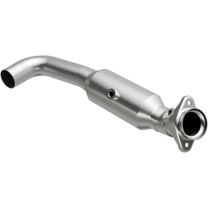MagnaFlow Ford F-150 OEM Grade Federal / EPA Compliant Direct-Fit Catalytic Converter 21-467 Photo - Primary