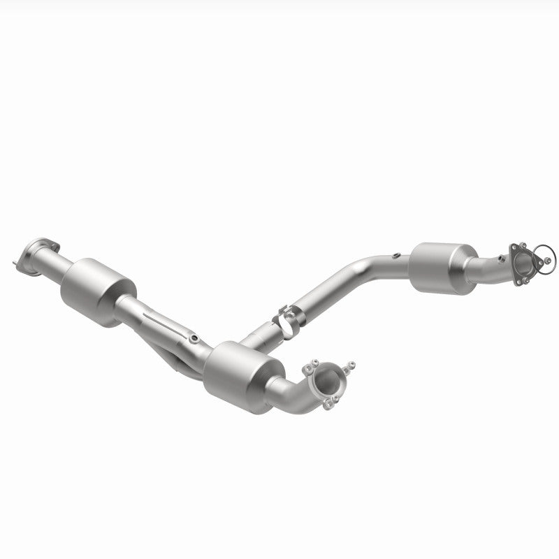 Magnaflow 18-20 Chevrolet Express 2500 Single Underbody 4.3L Direct Fit Catalytic Converter 280210 280210 360 Degree Image Set