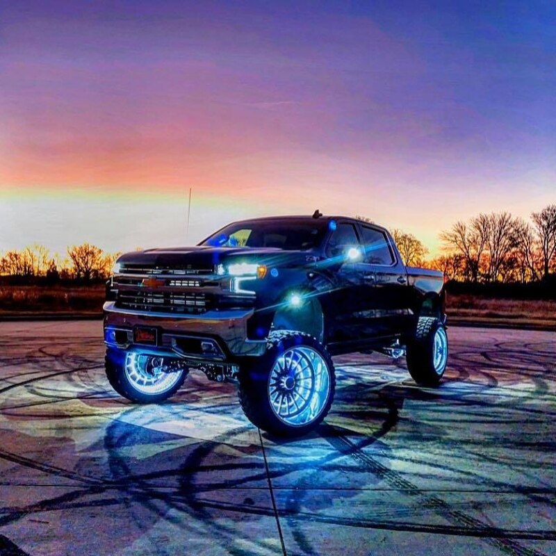 ORACLE Lighting Oracle LED Illuminated Wheel Rings - ColorSHIFT Dynamic - ColorSHIFT - Dynamic 4215-332 4215-332 Photo - lifestyle view
