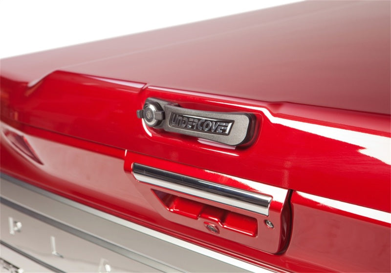 Undercover Elite LX 19 (New Body Style) Ram 1500-3500 6.4ft-KXJ SRW w/out RB UC3118L-KXJ Photo - Mounted