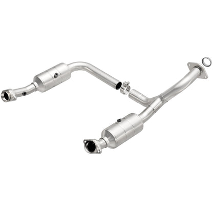 MagnaFlow OEM Grade Federal / EPA Compliant Direct-Fit Catalytic Converter 49672 Photo - Primary