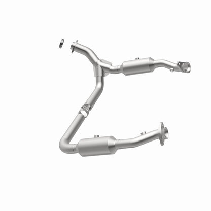 MagnaFlow OEM Grade Federal / EPA Compliant Direct-Fit Catalytic Converter 49598 360 Degree Image Set