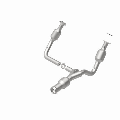MagnaFlow OEM Grade Federal / EPA Compliant Direct-Fit Catalytic Converter 52617 360 Degree Image Set
