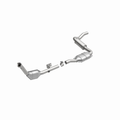 MagnaFlow Mercedes-Benz ML320 OEM Grade Federal / EPA Compliant Direct-Fit Catalytic Converter 51843 360 Degree Image Set