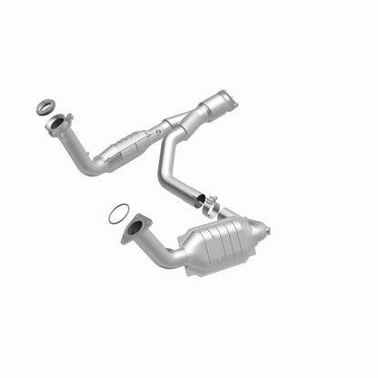 MagnaFlow HM Grade Federal / EPA Compliant Direct-Fit Catalytic Converter 93496 360 Degree Image Set