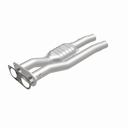 MagnaFlow HM Grade Federal / EPA Compliant Direct-Fit Catalytic Converter 95471 360 Degree Image Set