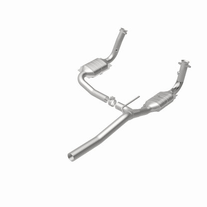 MagnaFlow OEM Grade Federal / EPA Compliant Direct-Fit Catalytic Converter 52148 360 Degree Image Set