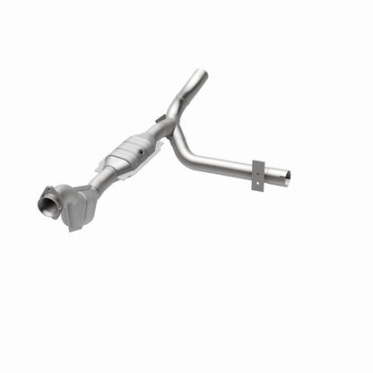 MagnaFlow Ford OEM Grade Federal / EPA Compliant Direct-Fit Catalytic Converter 51839 360 Degree Image Set