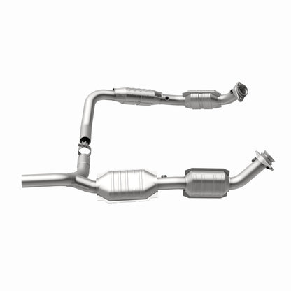 MagnaFlow Ford OEM Grade Federal / EPA Compliant Direct-Fit Catalytic Converter 51640 360 Degree Image Set