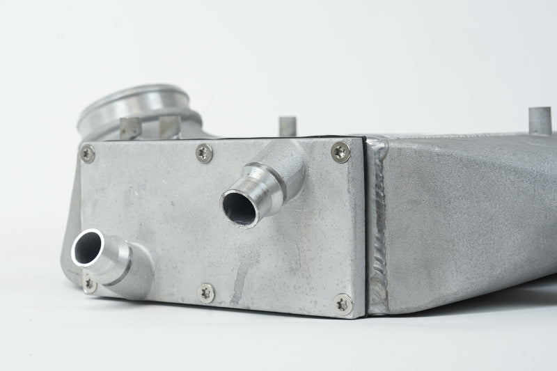 CSF F8X m3/m4 - BMW Top Mount Charge-Air-Cooler 8082R Photo - Close Up