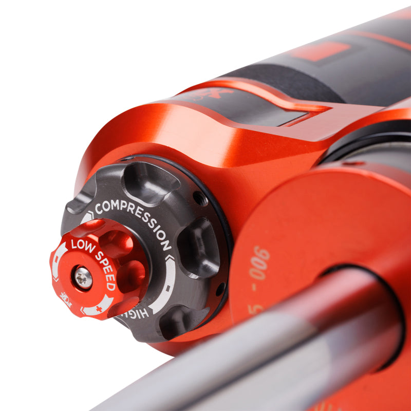 FOX Jeep JK 2.5 Factory Series 10.58in. Internal Bypass Reservoir Shock/2.5-4in. Lift (Pair) 883-26-110 883-26-110 Photo - Close Up