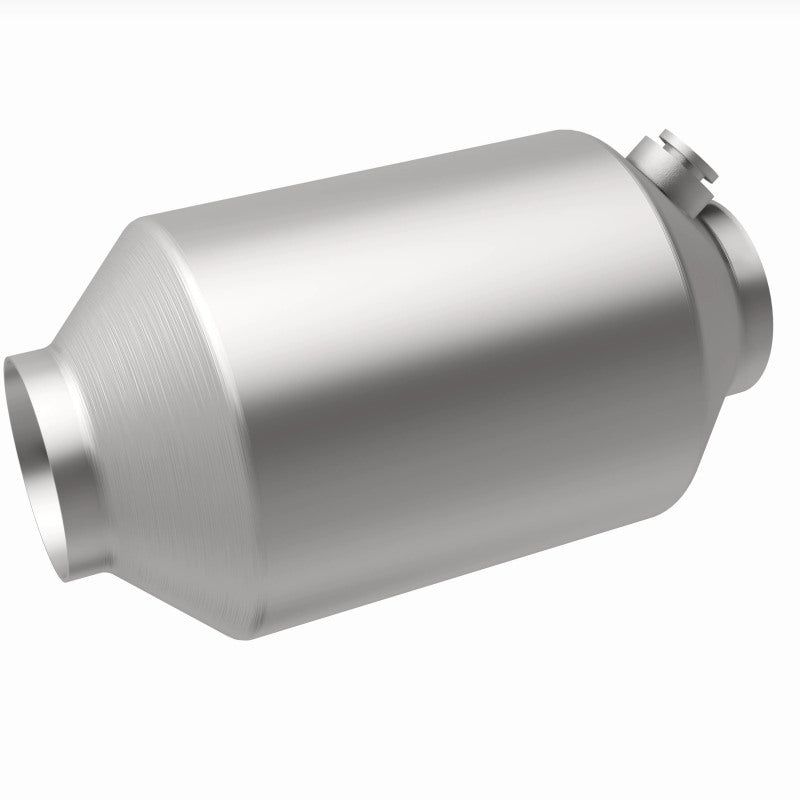 Magnaflow 2.25in. 1/O2 CC Spun OEM Universal Converter 51045 51045 360 Degree Image Set