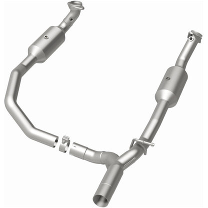 Magnaflow 17-18 Ford E-350 6.8L Direct Fit Converter 280014 280014 Photo - out of package
