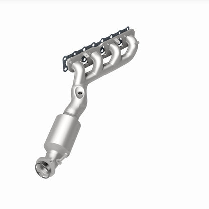 Magnaflow 05-06 Nissan Titan 5.6L Direct Fit Converter 5582357 5582357 360 Degree Image Set