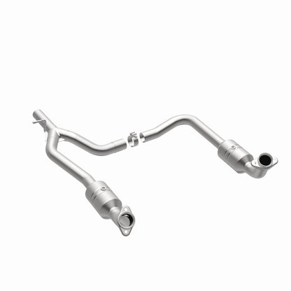 MagnaFlow Ford OEM Grade Federal / EPA Compliant Direct-Fit Catalytic Converter 52153 360 Degree Image Set