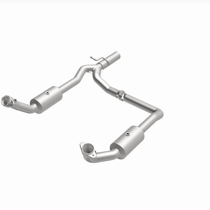 Magnaflow 09-13 Ford E-350 Super Duty V10 6.8 OEM Underbody Direct Fit Catalytic Converter 21-599 21-599 360 Degree Image Set