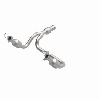 MagnaFlow OEM Grade Federal / EPA Compliant Direct-Fit Catalytic Converter 52617 360 Degree Image Set