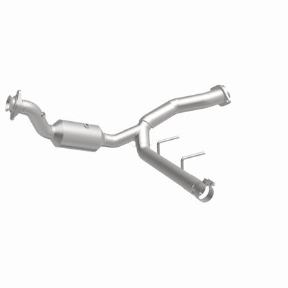 MagnaFlow Ford F-150 OEM Grade Federal / EPA Compliant Direct-Fit Catalytic Converter 21-475 360 Degree Image Set