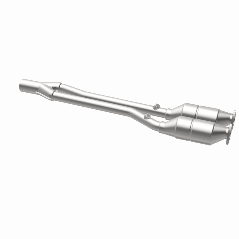 MagnaFlow HM Grade Federal / EPA Compliant Direct-Fit Catalytic Converter 24157 360 Degree Image Set